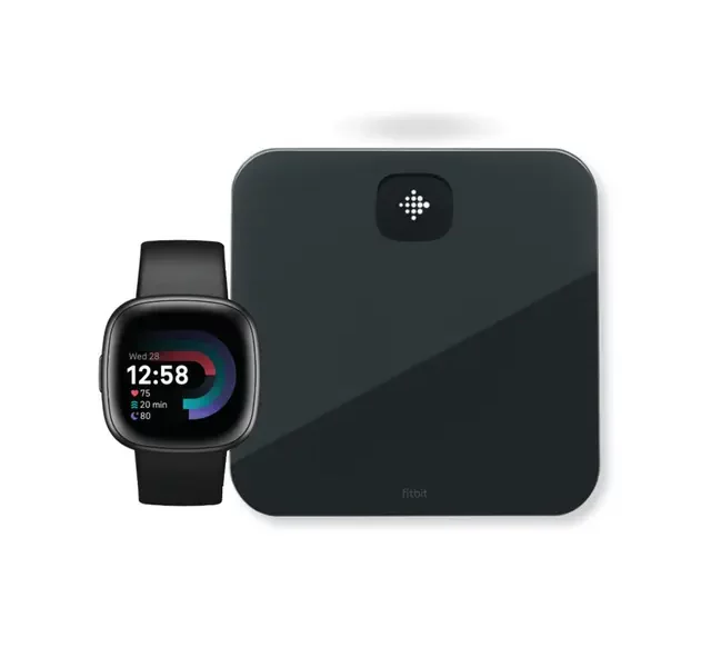 versa_4_aria_air_1 Producfoto van Fitbit Versa 4 en Aria Air